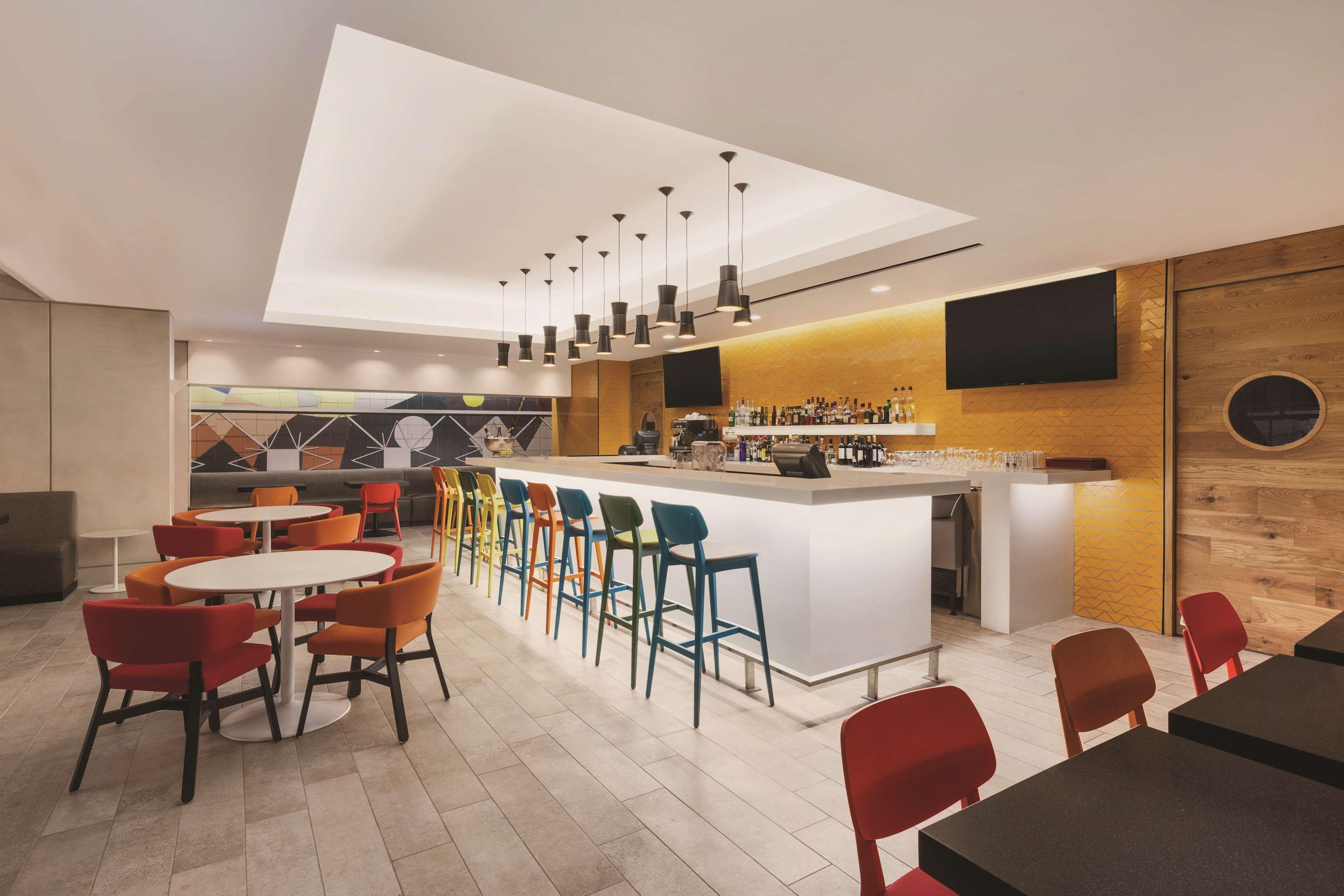 Wyndham Garden Guatemalaváros Kültér fotó The lounge at London Heathrow Airport