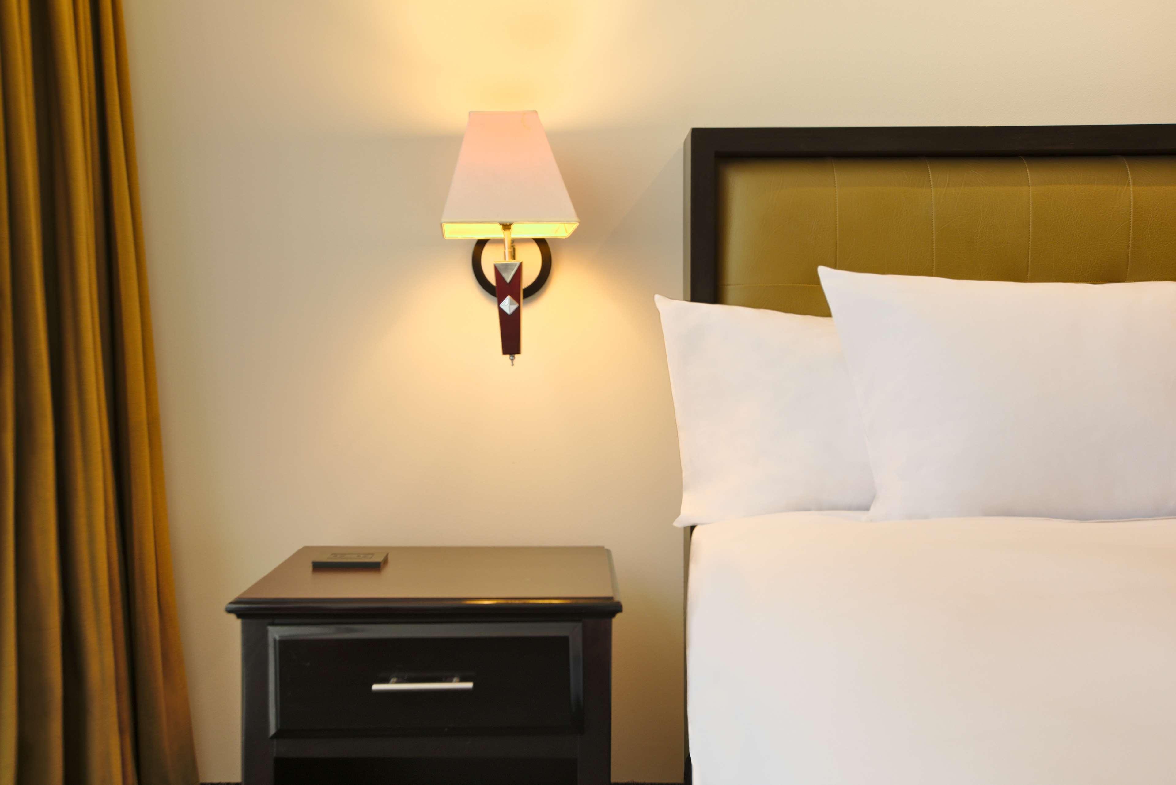 Wyndham Garden Guatemalaváros Kültér fotó A wall light