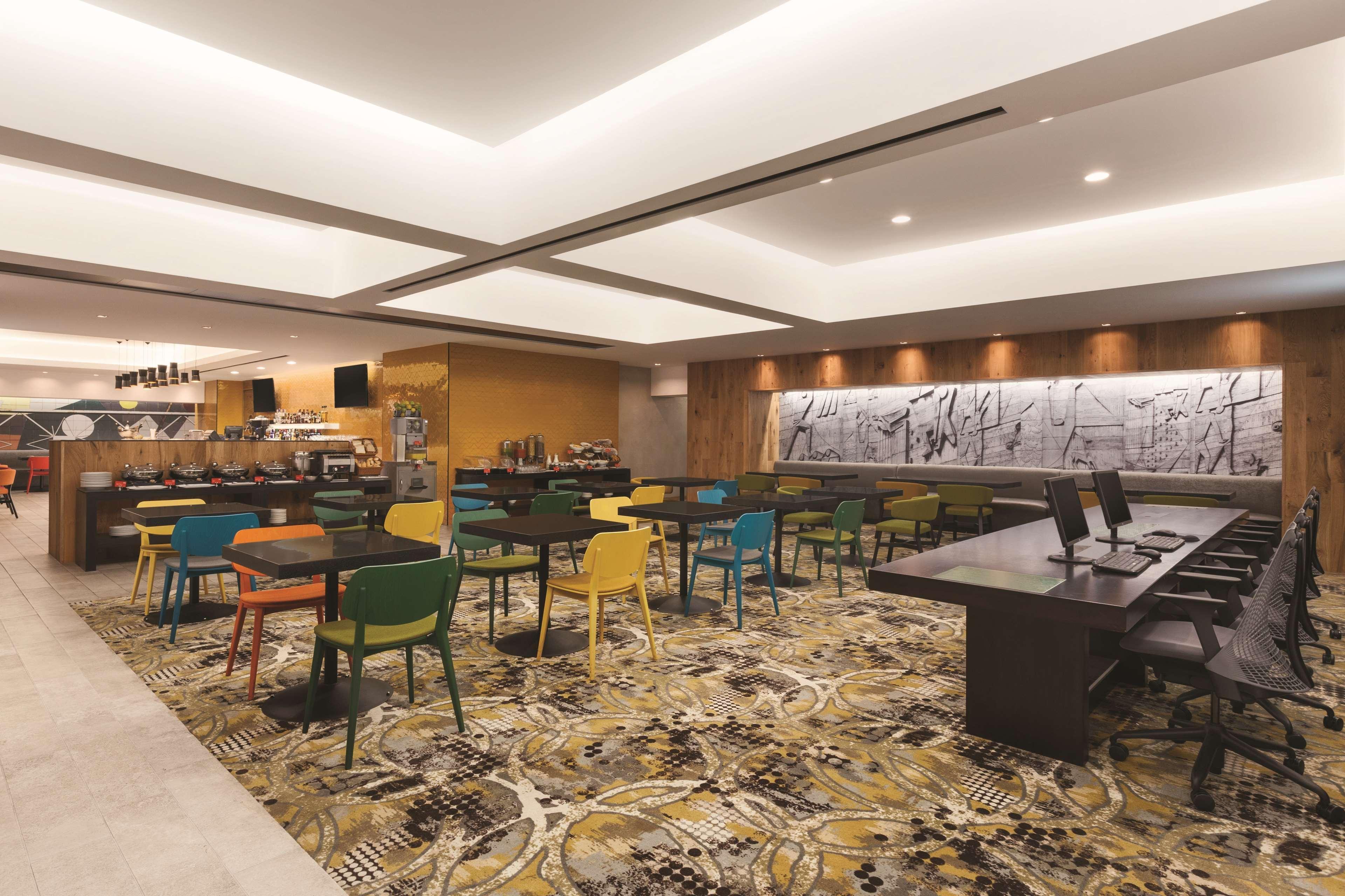 Wyndham Garden Guatemalaváros Kültér fotó The lounge at KLIA