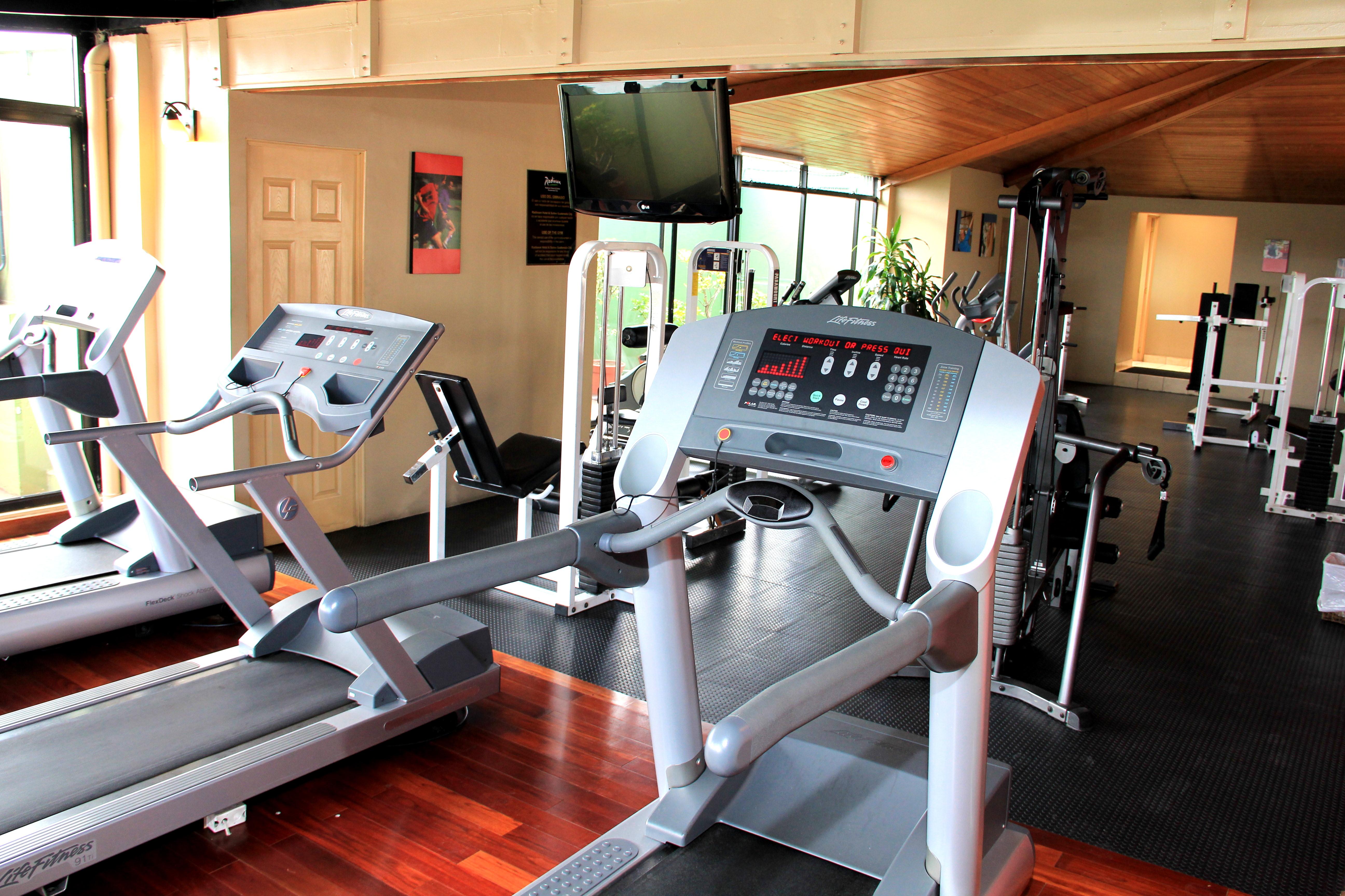 Wyndham Garden Guatemalaváros Kültér fotó A treadmill