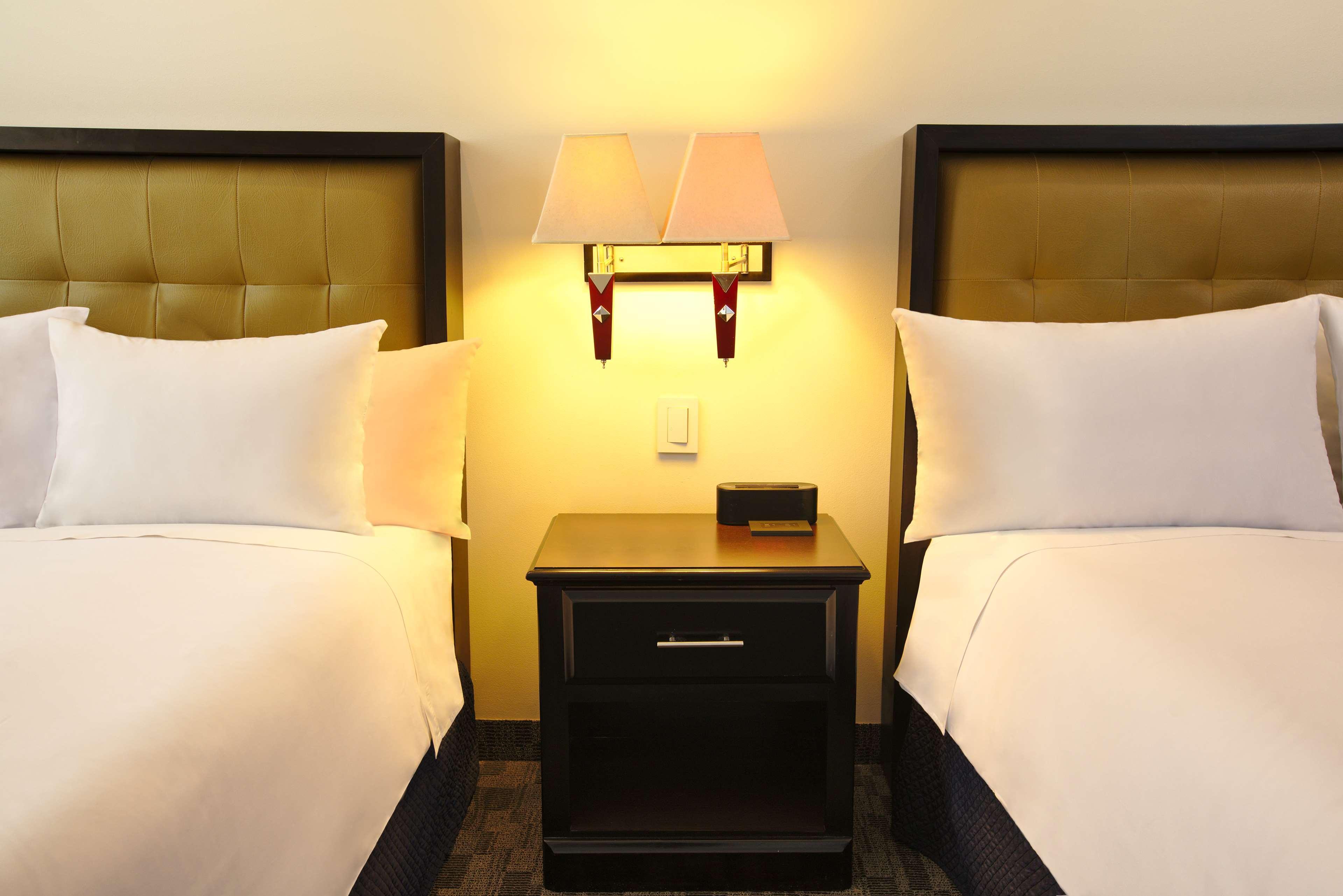 Wyndham Garden Guatemalaváros Kültér fotó A nightstand