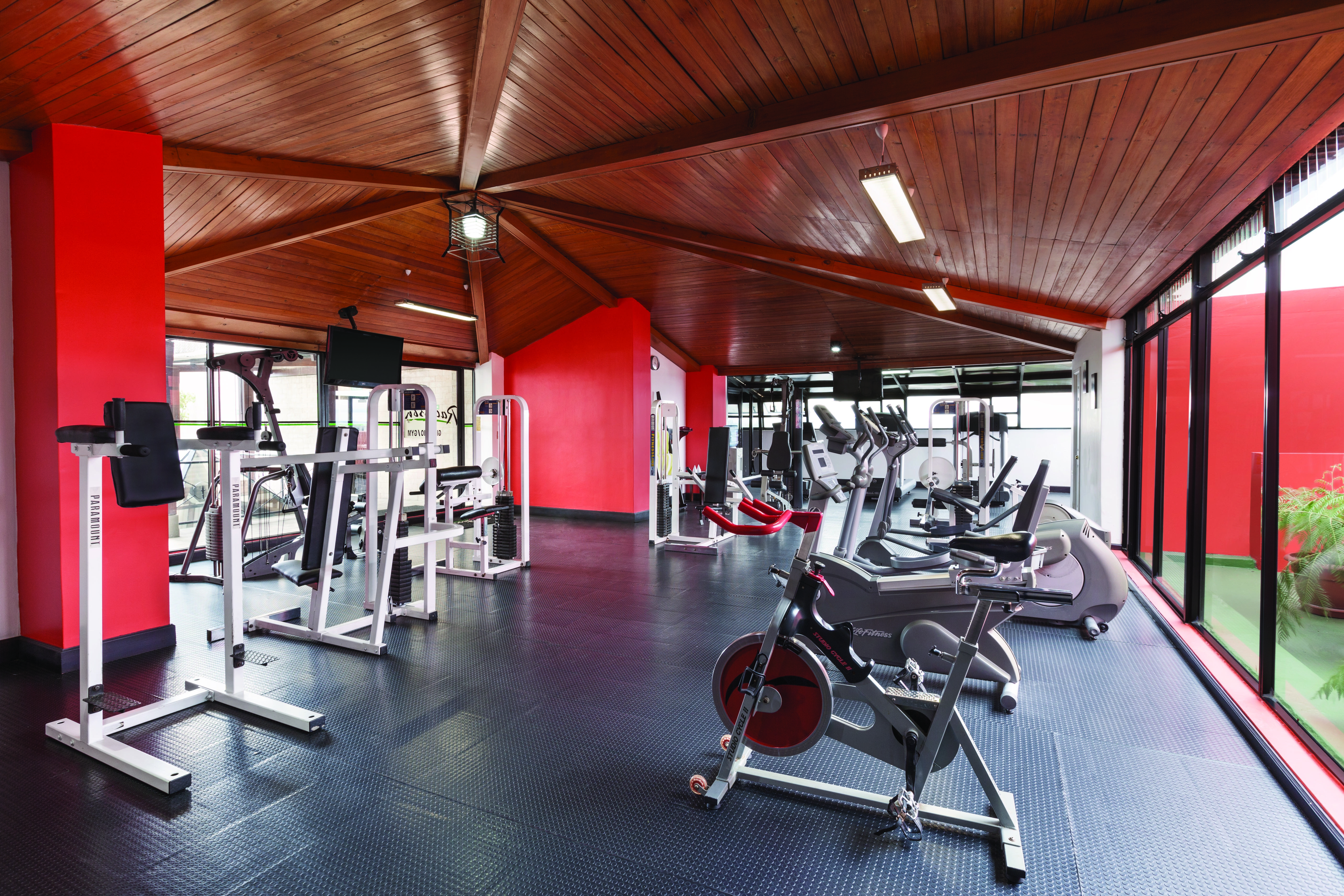 Wyndham Garden Guatemalaváros Kültér fotó The gym at the National Sports Centre