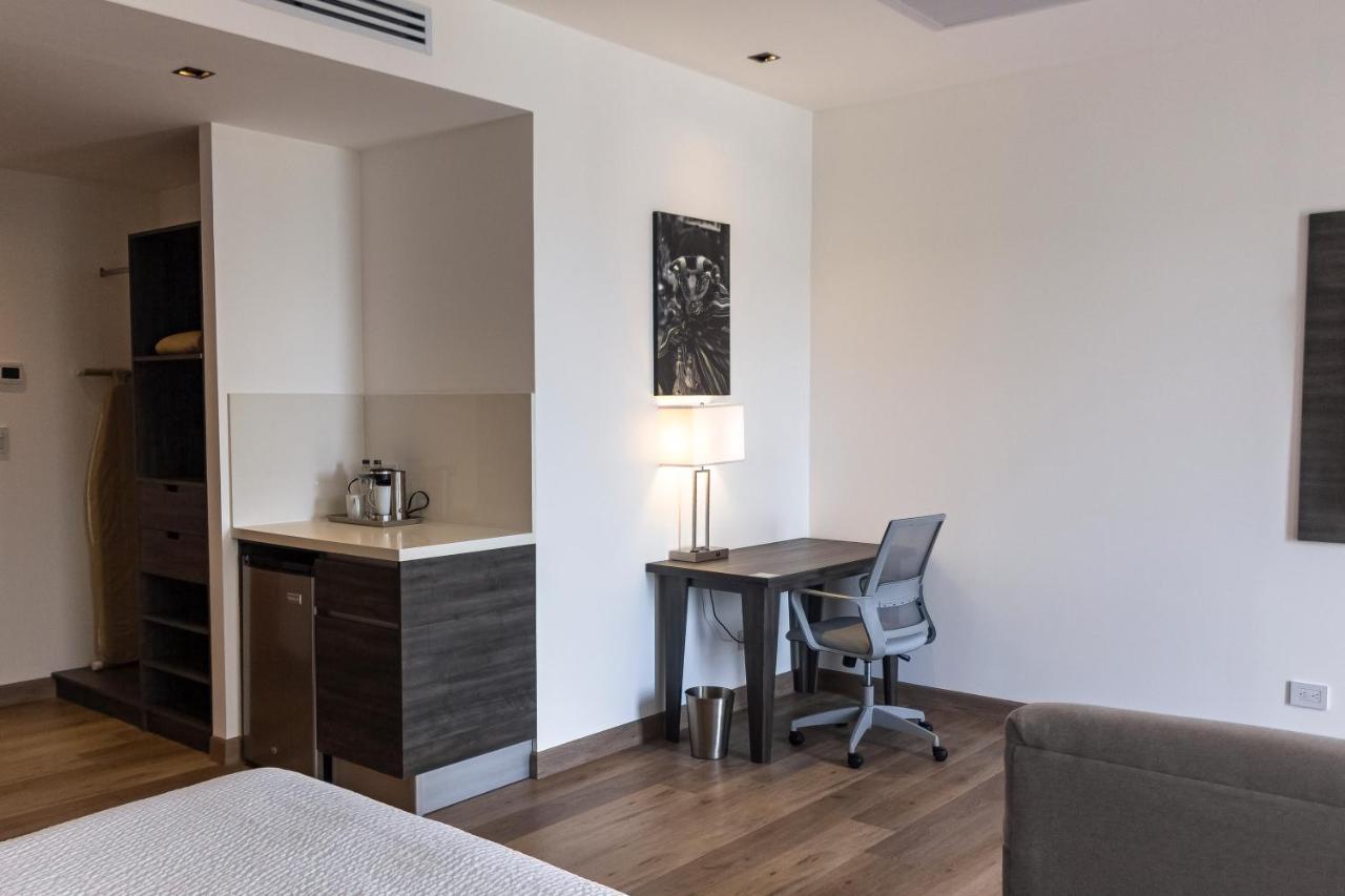 Wyndham Garden Guatemalaváros Kültér fotó A typical studio apartment