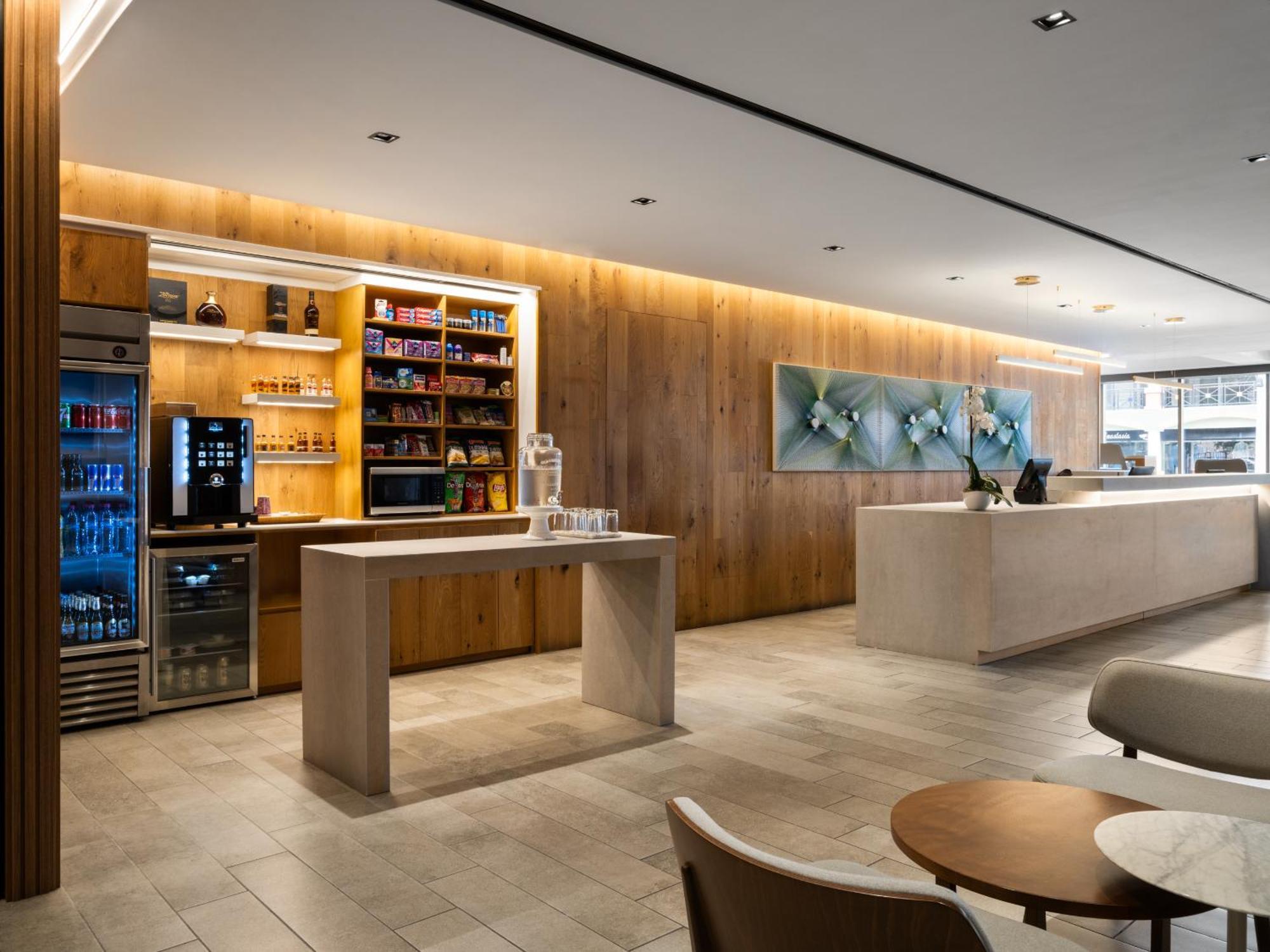 Wyndham Garden Guatemalaváros Kültér fotó The bar at the lounge