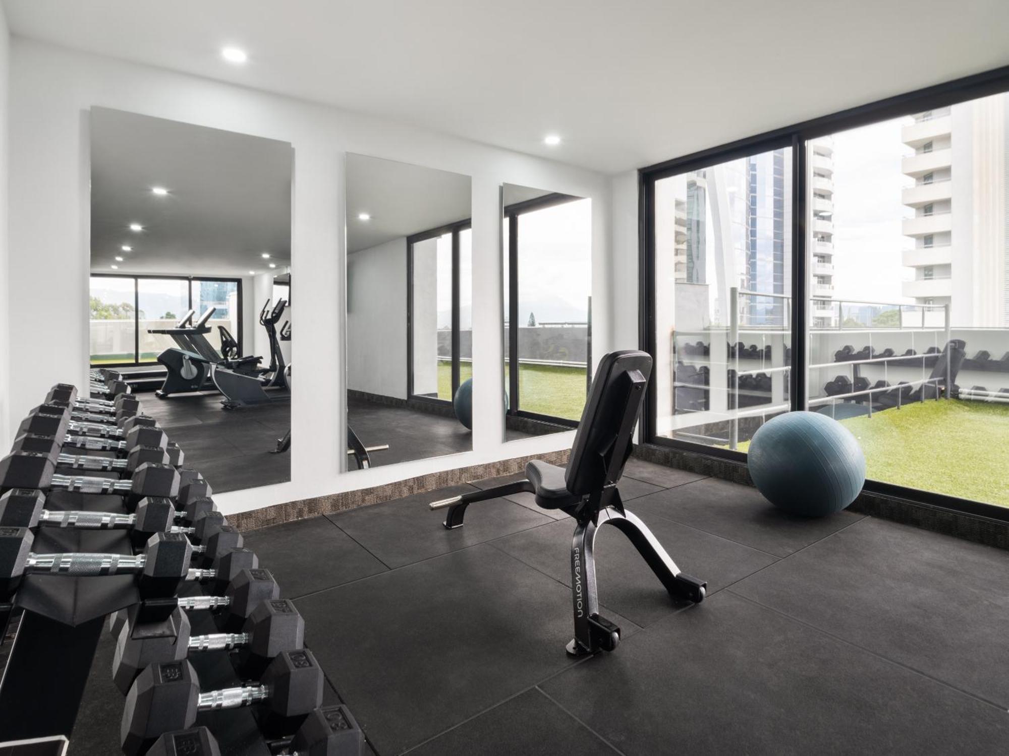 Wyndham Garden Guatemalaváros Kültér fotó The gym at the 1001 George Street, Parramatta